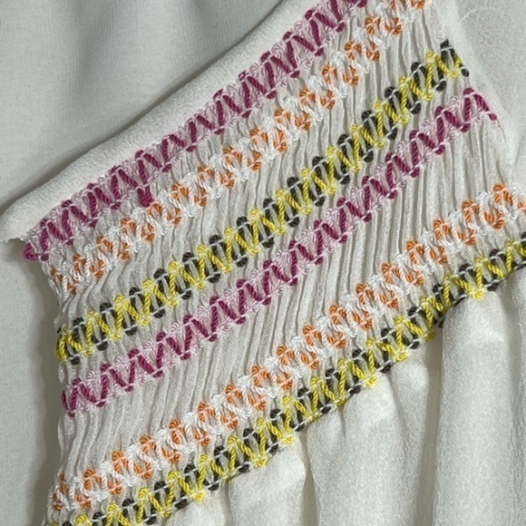 Diane von Furstenberg ivory silk bohemian blouse with smocked stitching Size 8 - Picture 5 of 9